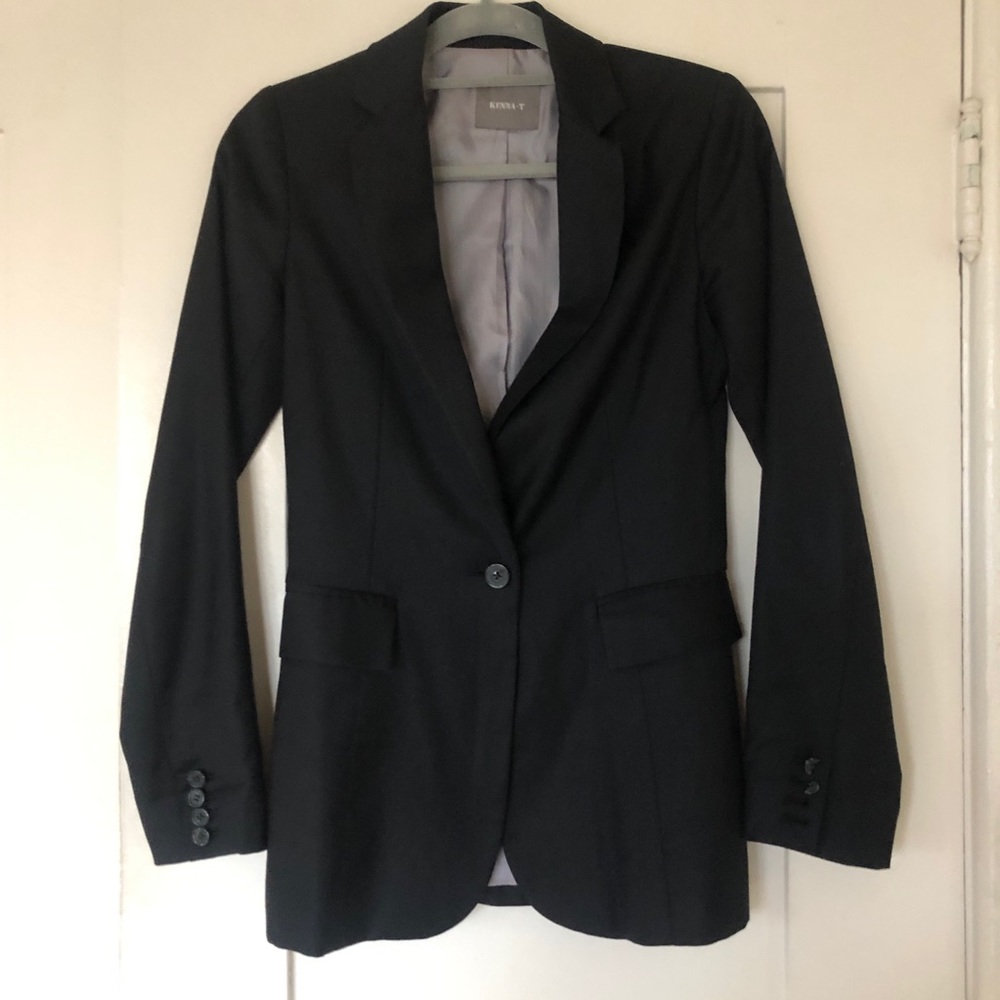 Black single breasted blazer